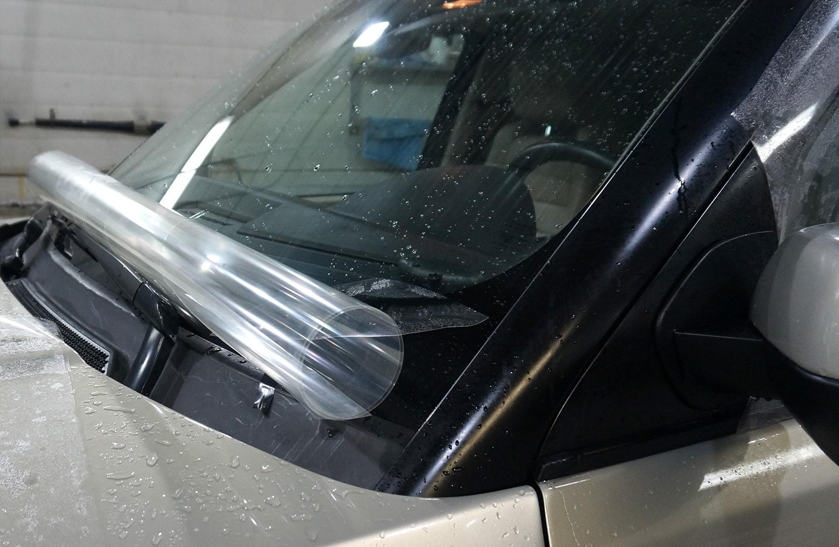 фото бронирование лобового стекла авто
